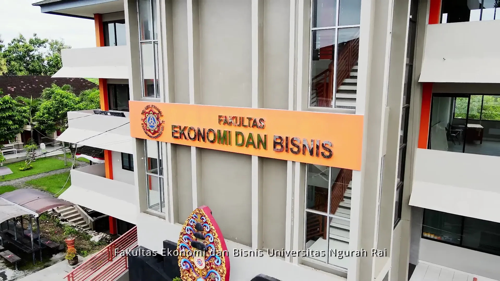Gedung FEB UNR